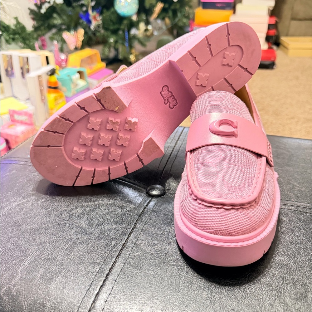 Stunning Coach Leah Platform Loafers in Pink Signature Monogram - Picture 3 of 4